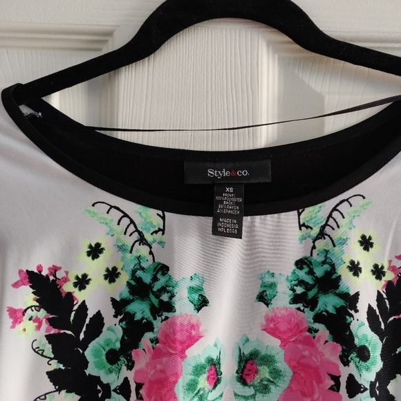 Macy's Blouse - Picture 2 of 4